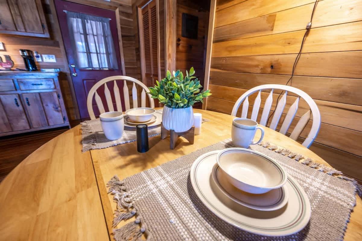 Beautiful View! Log Cabin,Fireplace,Hot Tub,Arcade,Pool,Fishing Sevierville Exterior foto